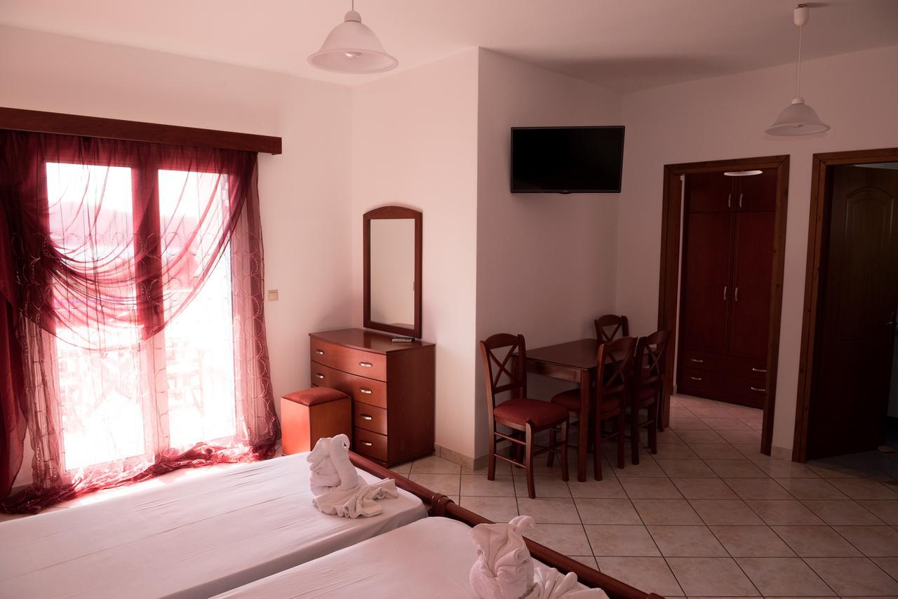 Hotel Anna Амудия Екстериор снимка