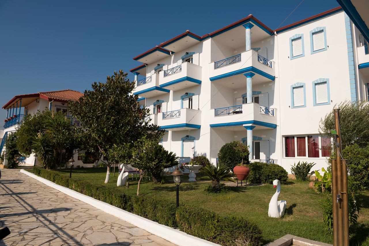 Hotel Anna Амудия Екстериор снимка