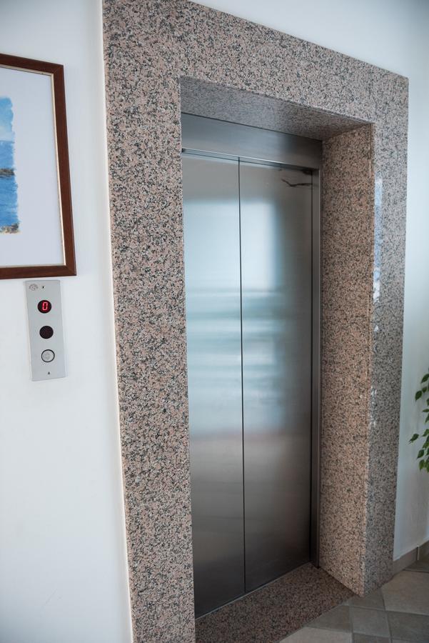 Hotel Anna Амудия Екстериор снимка