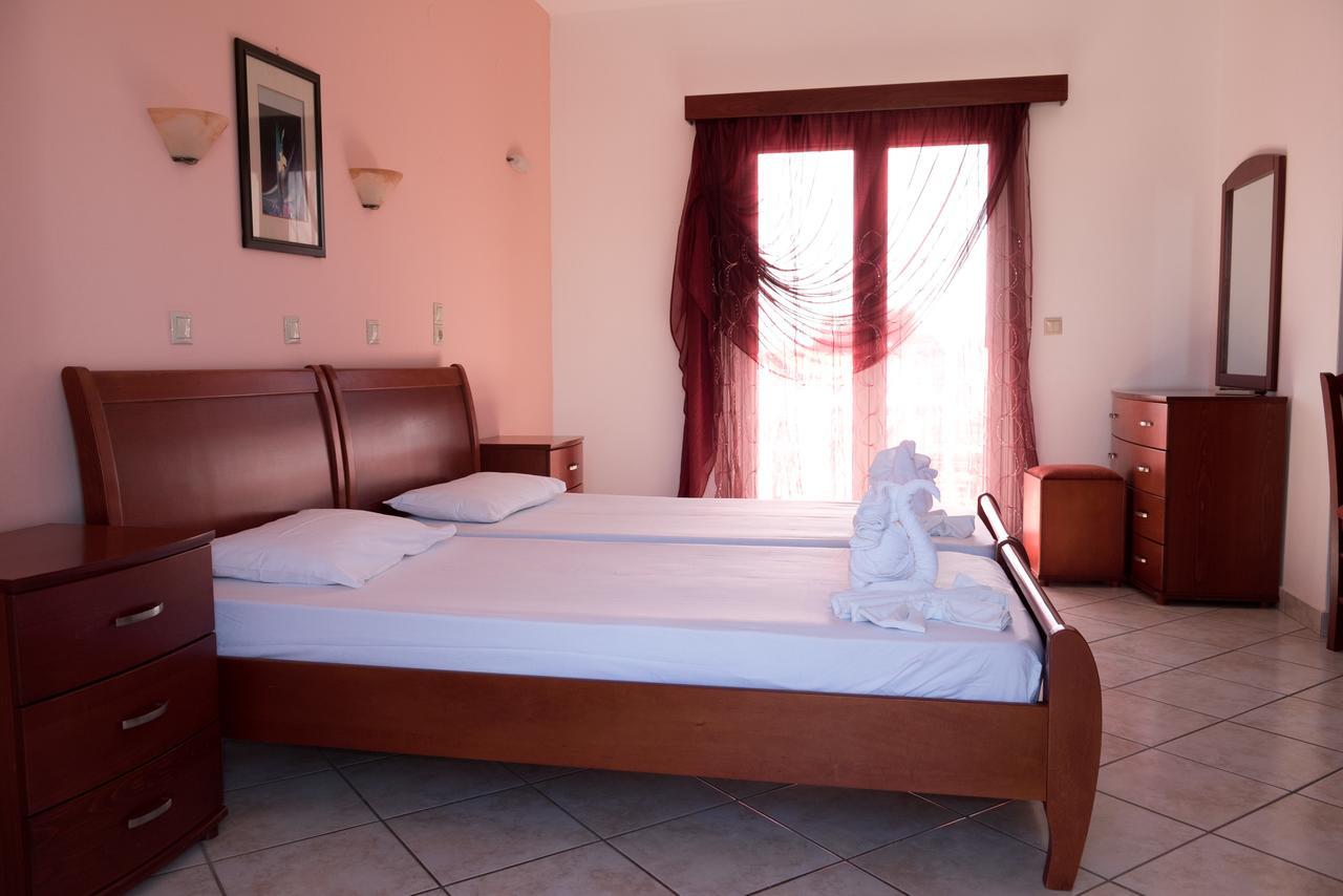 Hotel Anna Амудия Екстериор снимка