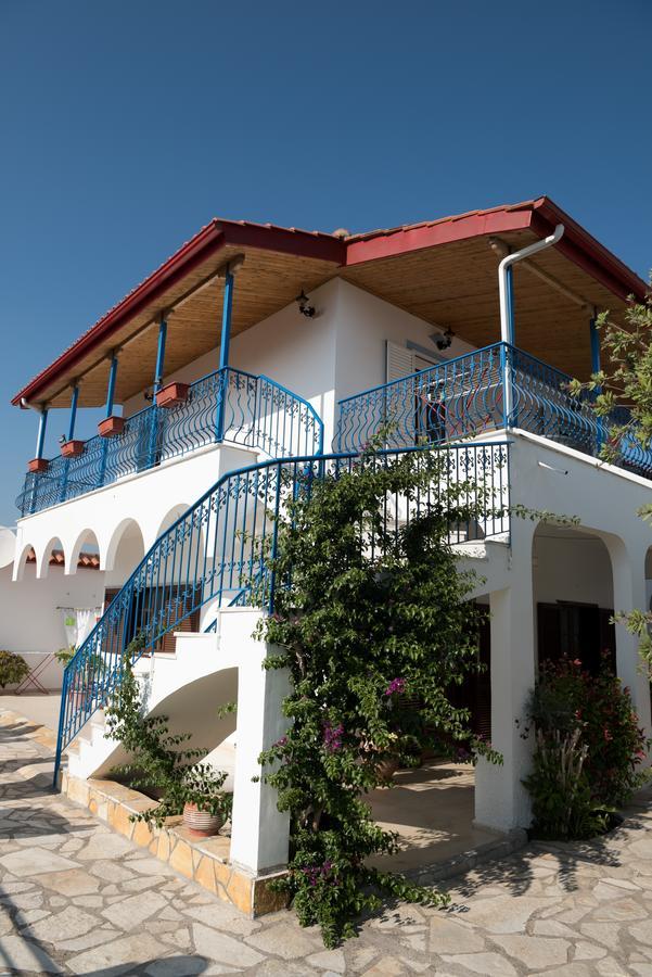 Hotel Anna Амудия Екстериор снимка